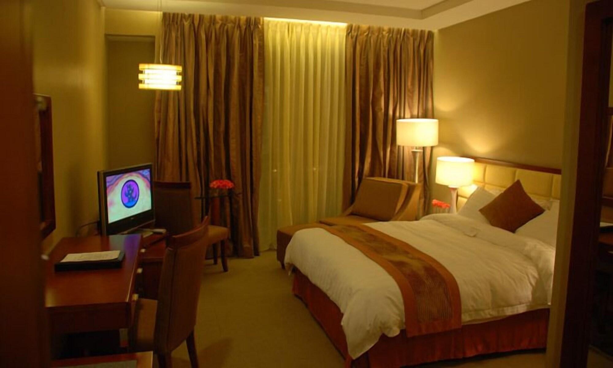 The Avenue Plaza Hotel Нага Экстерьер фото