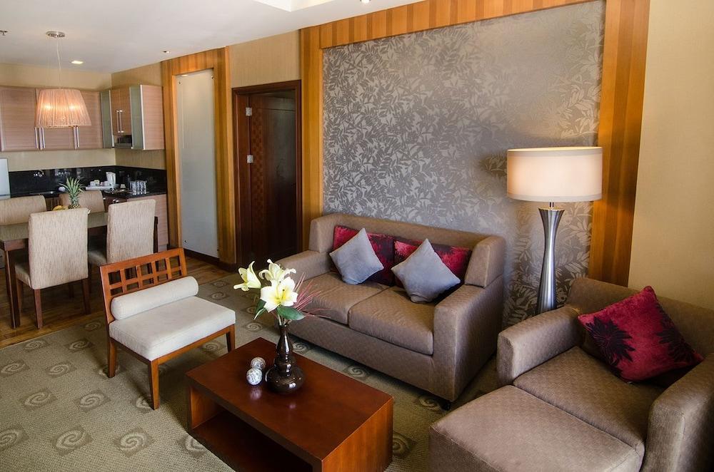 The Avenue Plaza Hotel Нага Экстерьер фото