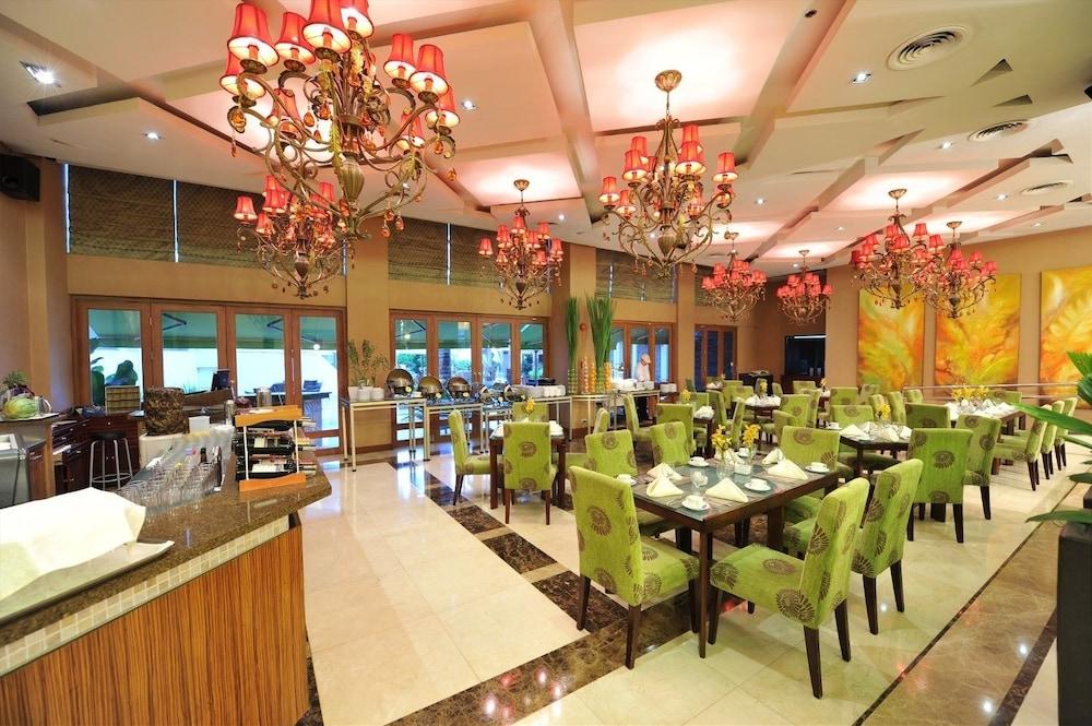 The Avenue Plaza Hotel Нага Экстерьер фото