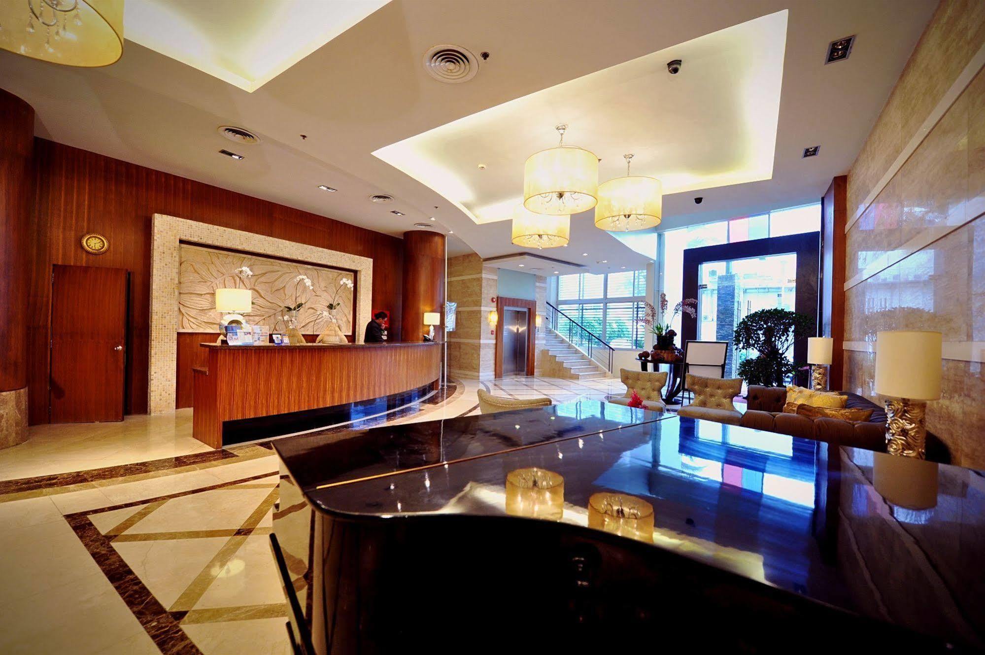 The Avenue Plaza Hotel Нага Экстерьер фото
